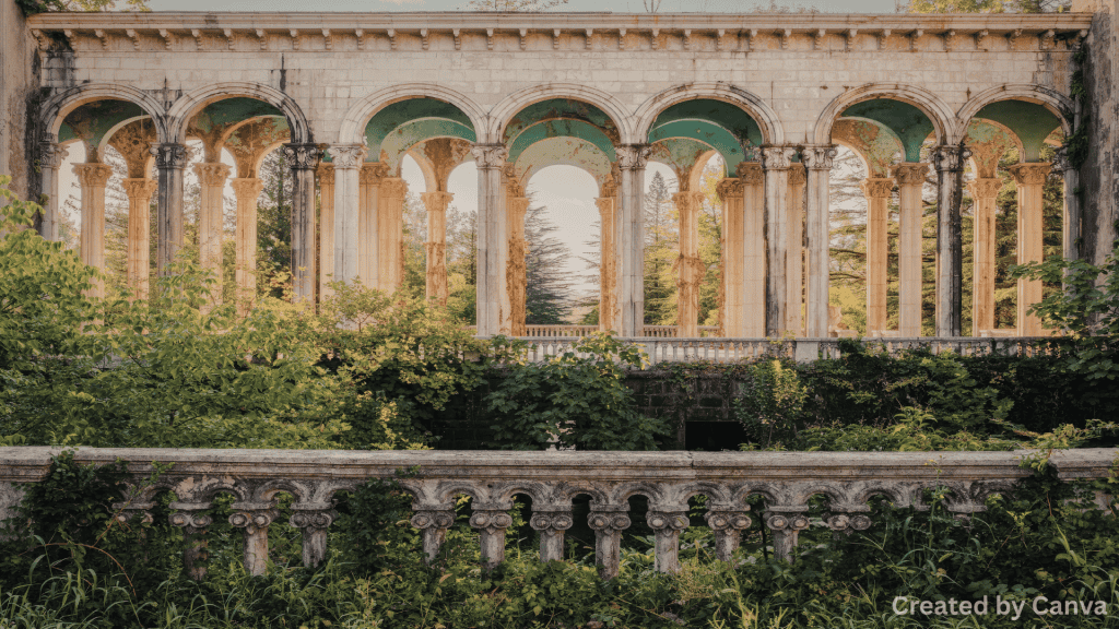 Floral Arches Are a Classic Way to Make a Statement