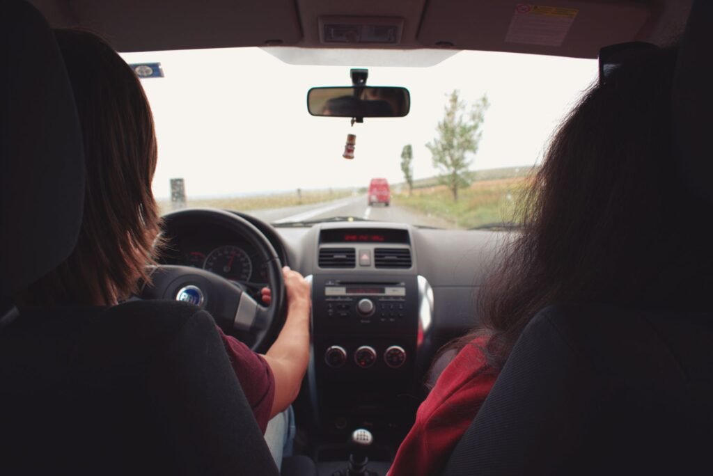 An infographic illustrating safe driving tips for Nevada drivers. — good driving record Nevada