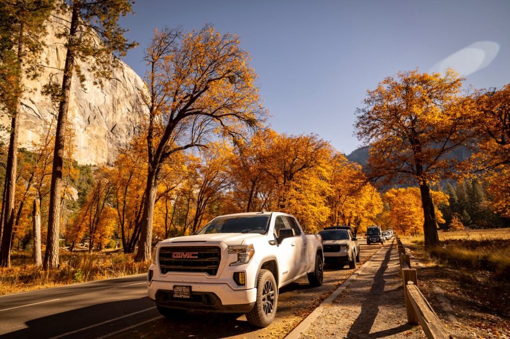 An image of a Nevada roadside with various vehicles to emphasize the local driving environment. — full coverage car insu…